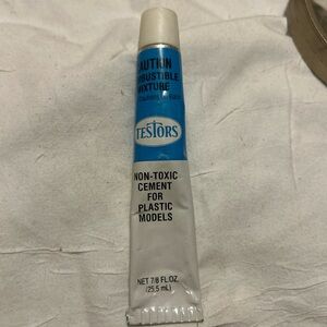 Non-Toxic Cement for Plastic Models - Blue and White